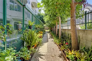 3535 Dunn Dr, Los Angeles, CA 90034 - Photo 25
