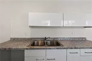 526 534 W 47th St, Los Angeles, CA 90037 - Photo 9