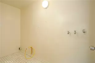 19841 Hamlin St, Woodland Hills, CA 91367 - Photo 15