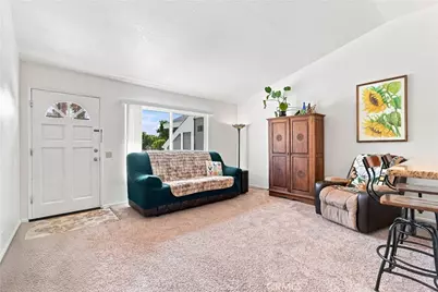 187 Huntington, Irvine, CA 92620 - Photo 5