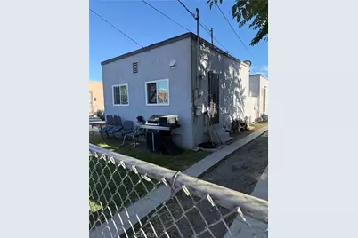 208 E Poplar, Compton, CA 90220 - Photo 9