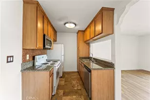 23308 Marigold Ave, Torrance, CA 90502 - Photo 9