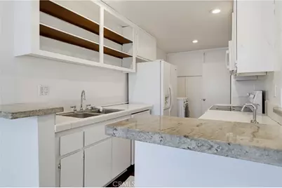 8738 Delgany #301, Playa del Rey, CA 90293 - Photo 11