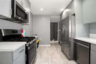 2922 W 74th St, Los Angeles, CA 90043 - Photo 11