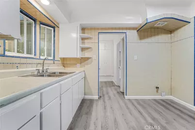 162 W 65th Street, Los Angeles, CA 90003 - Photo 9