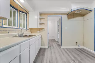 162 W 65th St, Los Angeles, CA 90003 - Photo 9