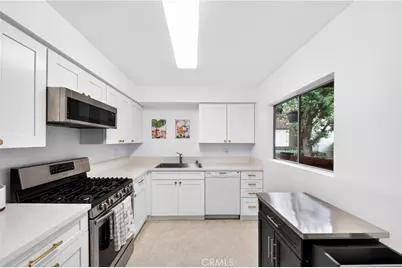 15020 Victory #104, Los Angeles, CA 91411 - Photo 5