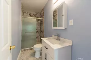 2041 W 29th Pl, Los Angeles, CA 90018 - Photo 25