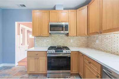 2041 W 29th Place, Los Angeles, CA 90018 - Photo 17