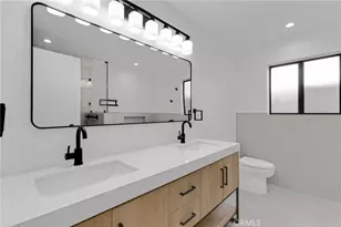 5922 Julian Ln, Tarzana, CA 91356 - Photo 17
