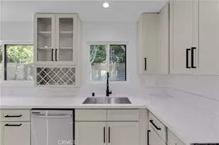 5922 Julian Ln, Tarzana, CA 91356 - Photo 11
