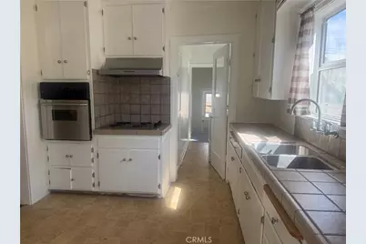 1056 W 8th Street, San Pedro, CA 90731 - Photo 11