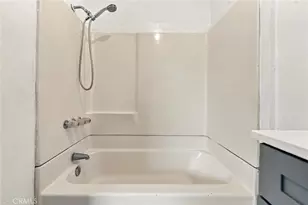 215 E 76th Pl, Los Angeles, CA 90003 - Photo 15