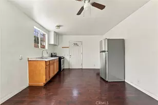 215 E 76th Pl, Los Angeles, CA 90003 - Photo 13