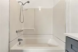 215 E 76th Pl, Los Angeles, CA 90003 - Photo 15