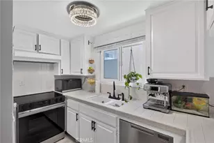 8155 Manitoba St, Playa del Rey, CA 90293 - Photo 13