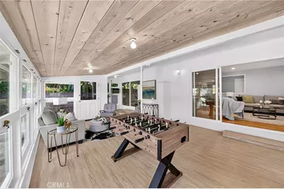 22817 Burbank Boulevard, Woodland Hills, CA 91367 - Photo 21