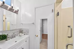 22817 Burbank Blvd, Woodland Hills, CA 91367 - Photo 35