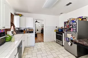 1707 E Poinsettia St, Long Beach, CA 90805 - Photo 11