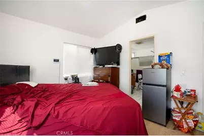 893 W Kemp Court, Compton, CA 90220 - Photo 19