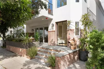 321 3rd Street, Manhattan Beach, CA 90266 - Photo 1