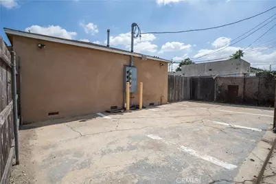 706 W 90th, Los Angeles, CA 90044 - Photo 21