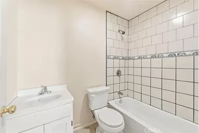 2019 105th Street, Los Angeles, CA 90002 - Photo 9