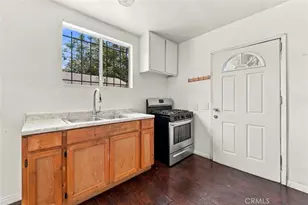 215 76th Pl, Los Angeles, CA 90003 - Photo 13