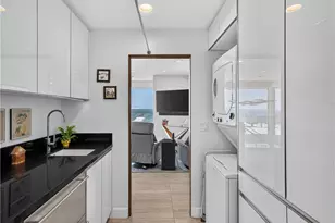 737 Esplanade, Redondo Beach, CA 90277 - Photo 41