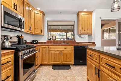 7030 Mile Square Rd, Joshua Tree, CA 92252 - Photo 17