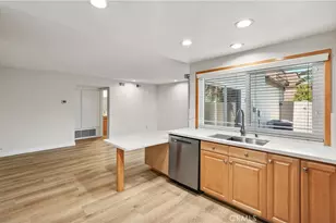 22544 Jeffrey Mark Ct, Chatsworth, CA 91311 - Photo 13