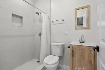 259 W 42nd Street, Los Angeles, CA 90037 - Photo 33