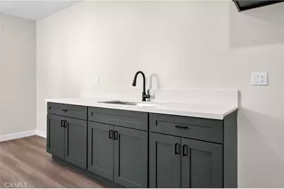 259 W 42nd Street, Los Angeles, CA 90037 - Photo 41