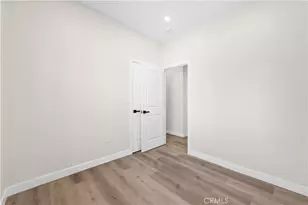 259 W 42nd St, Los Angeles, CA 90037 - Photo 19
