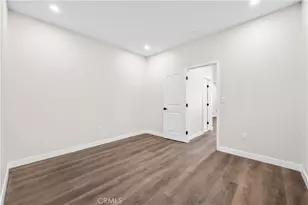 259 W 42nd St, Los Angeles, CA 90037 - Photo 31