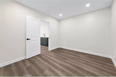 259 W 42nd Street, Los Angeles, CA 90037 - Photo 43