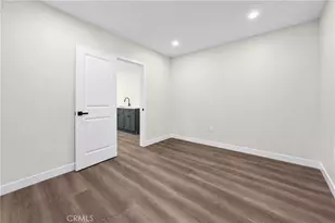 259 W 42nd St, Los Angeles, CA 90037 - Photo 43