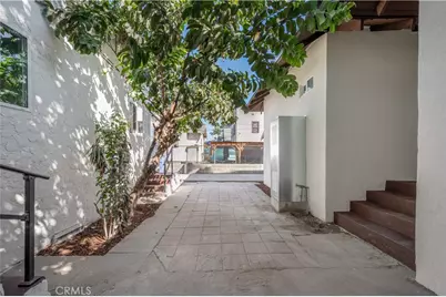 259 W 42nd Street, Los Angeles, CA 90037 - Photo 35
