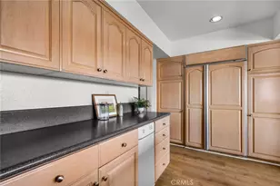 230 S Catalina Ave, Redondo Beach, CA 90277 - Photo 15