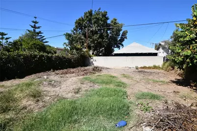 715 W 56th Street, Los Angeles, CA 90037 - Photo 29