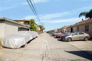 9227 S Western Ave, Los Angeles, CA 90047 - Photo 3