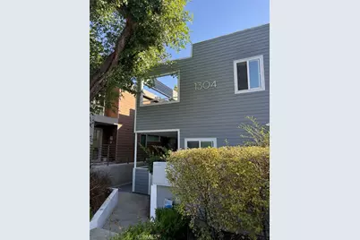 1304 12th Street #E, Manhattan Beach, CA 90266 - Photo 1