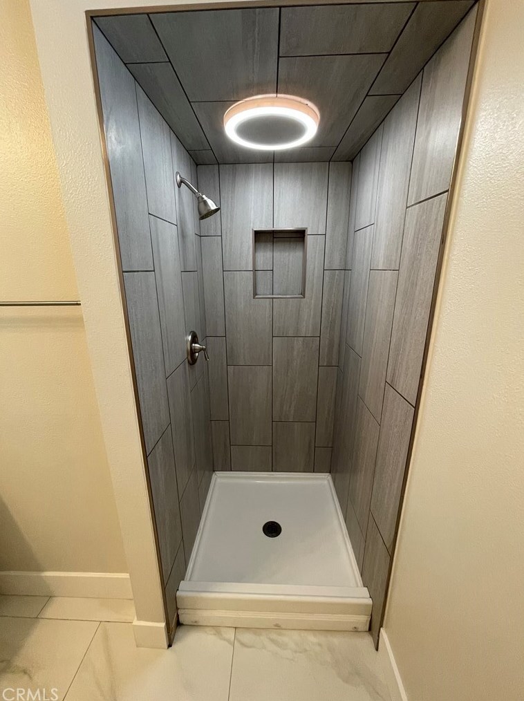 6565 Tracy Ave, Fresno CA  93722-2903 exterior