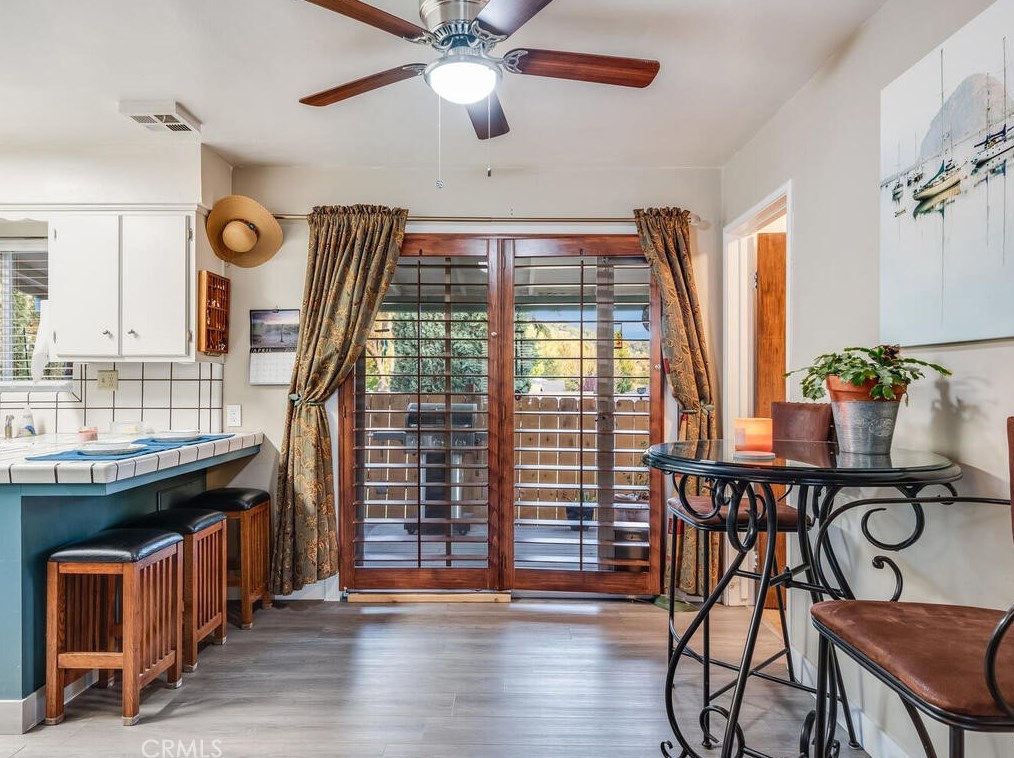 9307 Santa Lucia Rd, Atascadero CA  93422-2351 exterior