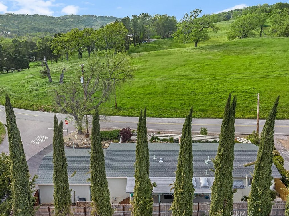 9307 Santa Lucia Rd, Atascadero CA  93422-2351 exterior