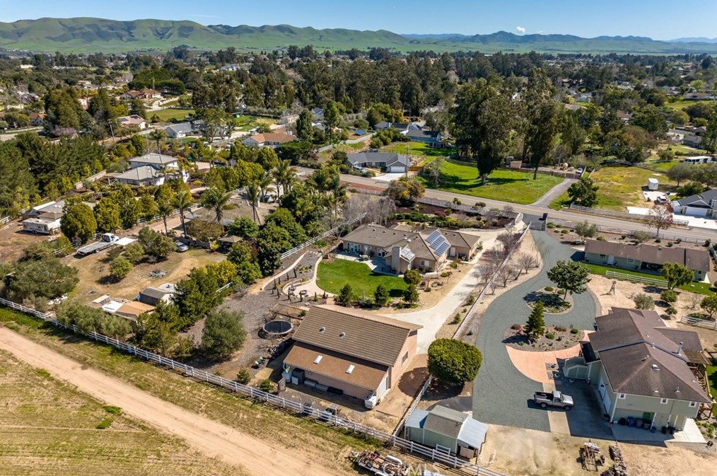 1144 Osage St, Nipomo CA  93444-9237 exterior