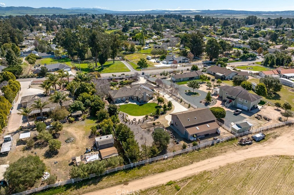 1144 Osage St, Nipomo CA  93444-9237 exterior