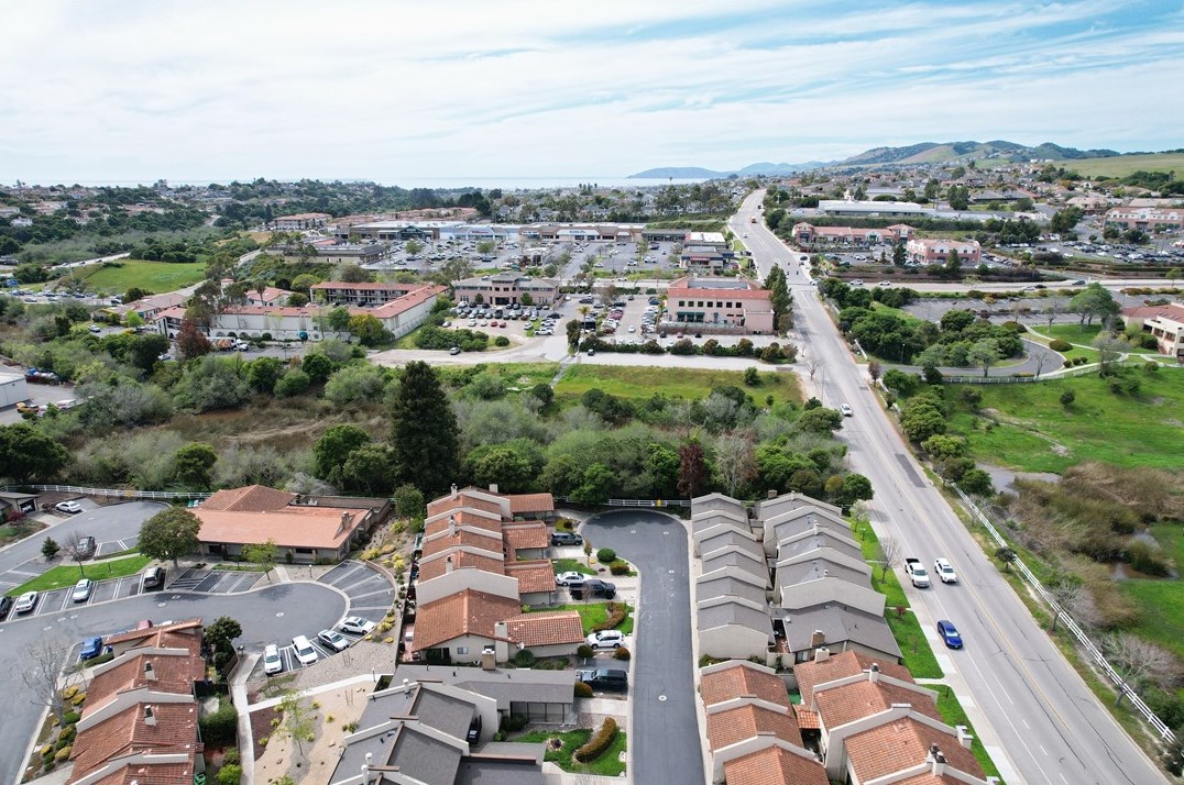 1109 Grieb Dr, Pismo Beach CA  93420-1804 exterior