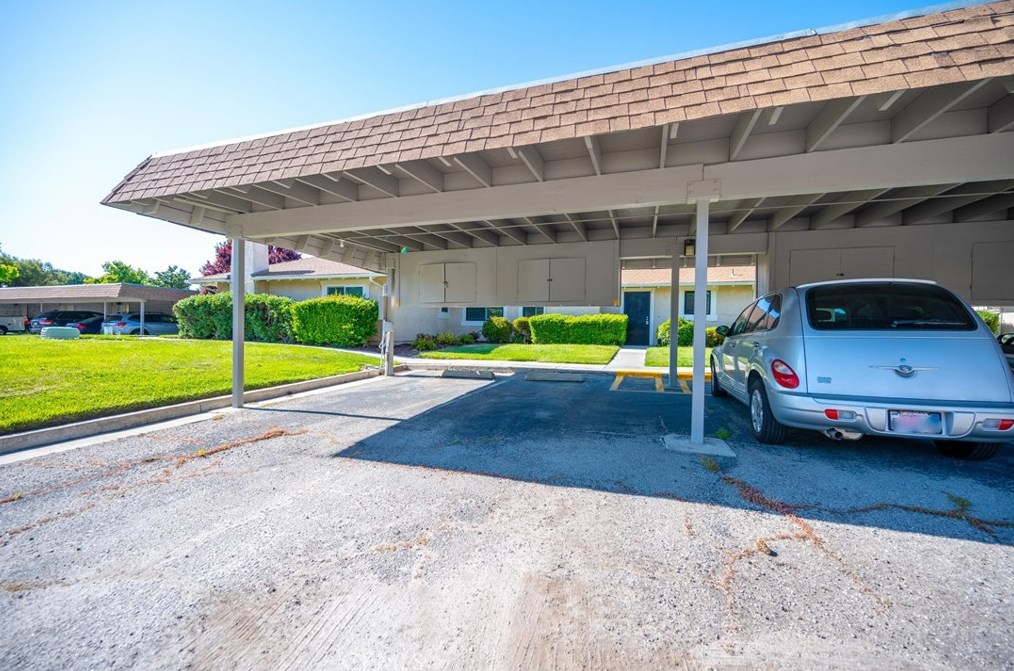 19 Flag Way, Lake Nacimiento CA  93446-3450 exterior