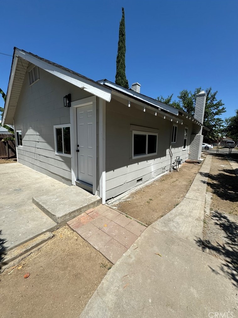 4586 Illinois Ave, Fresno CA  93702-2532 exterior